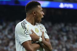 开云体育入口-瓦伦西亚鏖战FLY，姆巴佩完成史诗逆转宿敌对决小组赛，成为赛场最大亮点的简单介绍