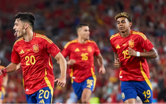 关于英格兰客场胜法国，取得关键胜利的信息