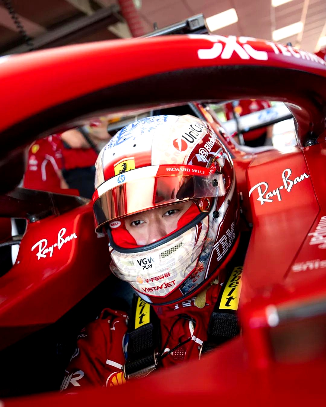 包含雷诺车队绝杀法拉利，周冠宇高光表现的词条