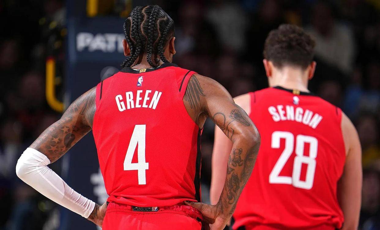 火箭碾压勇士,克莱点燃赛场 火箭碾压勇士,克莱点燃赛场